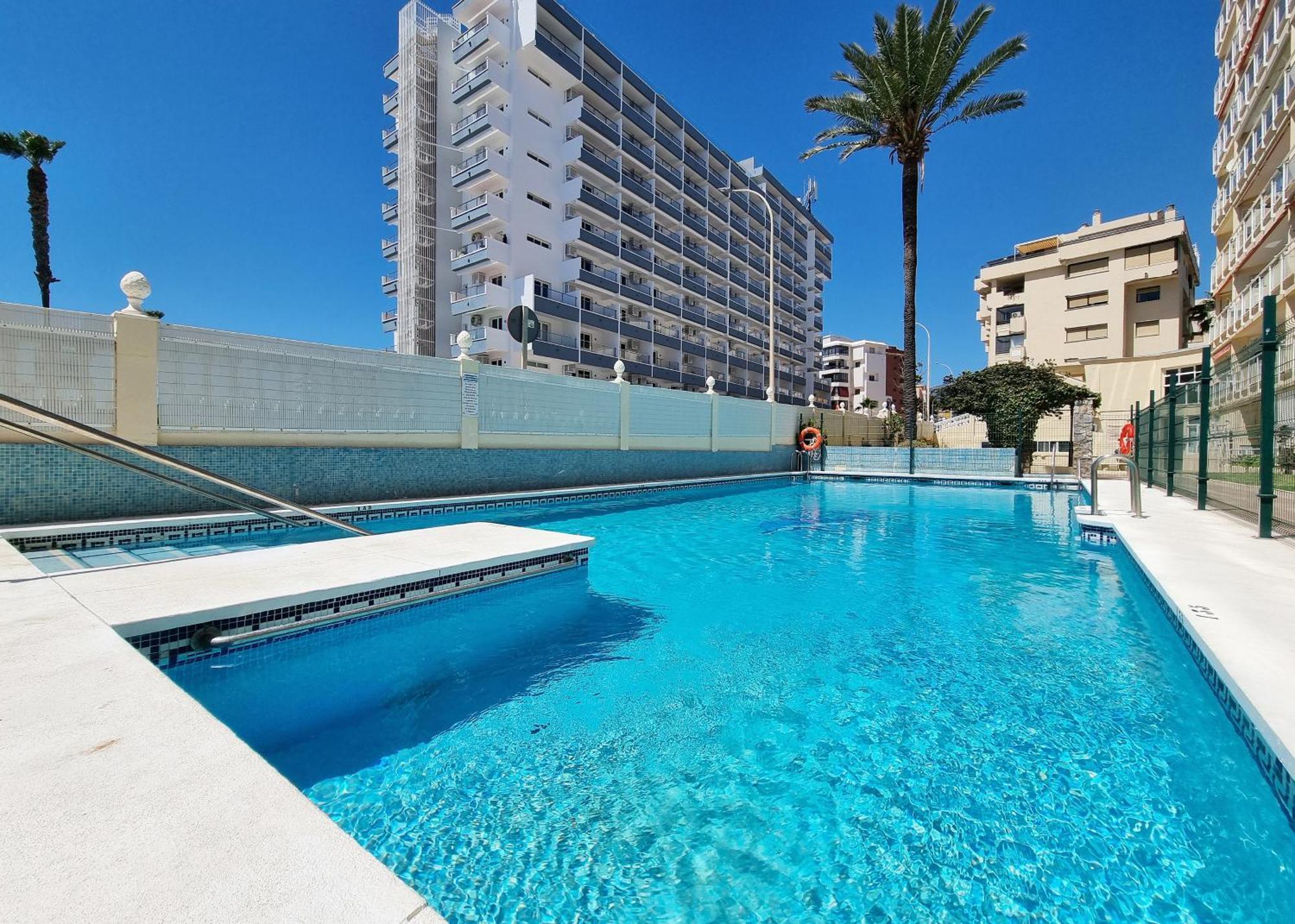 Tinoko Apartament In La Carihuela Beach Torremolinos Exterior foto